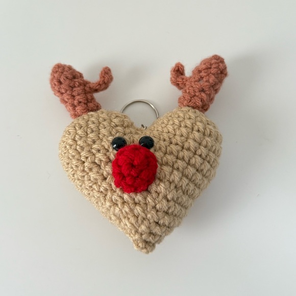 Handcrafted Heart Deer Crochet Keychain - Picture 4 of 11